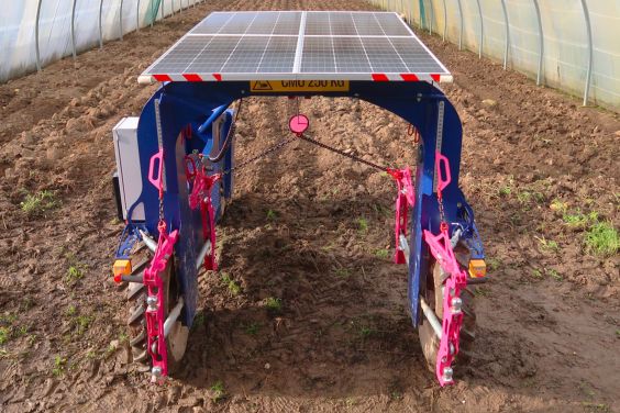 Panneaux solaires Enjambeur (564x376) Panneaux solaires de l’Enjambeur Romanesco pour une autonomie électrique au champ